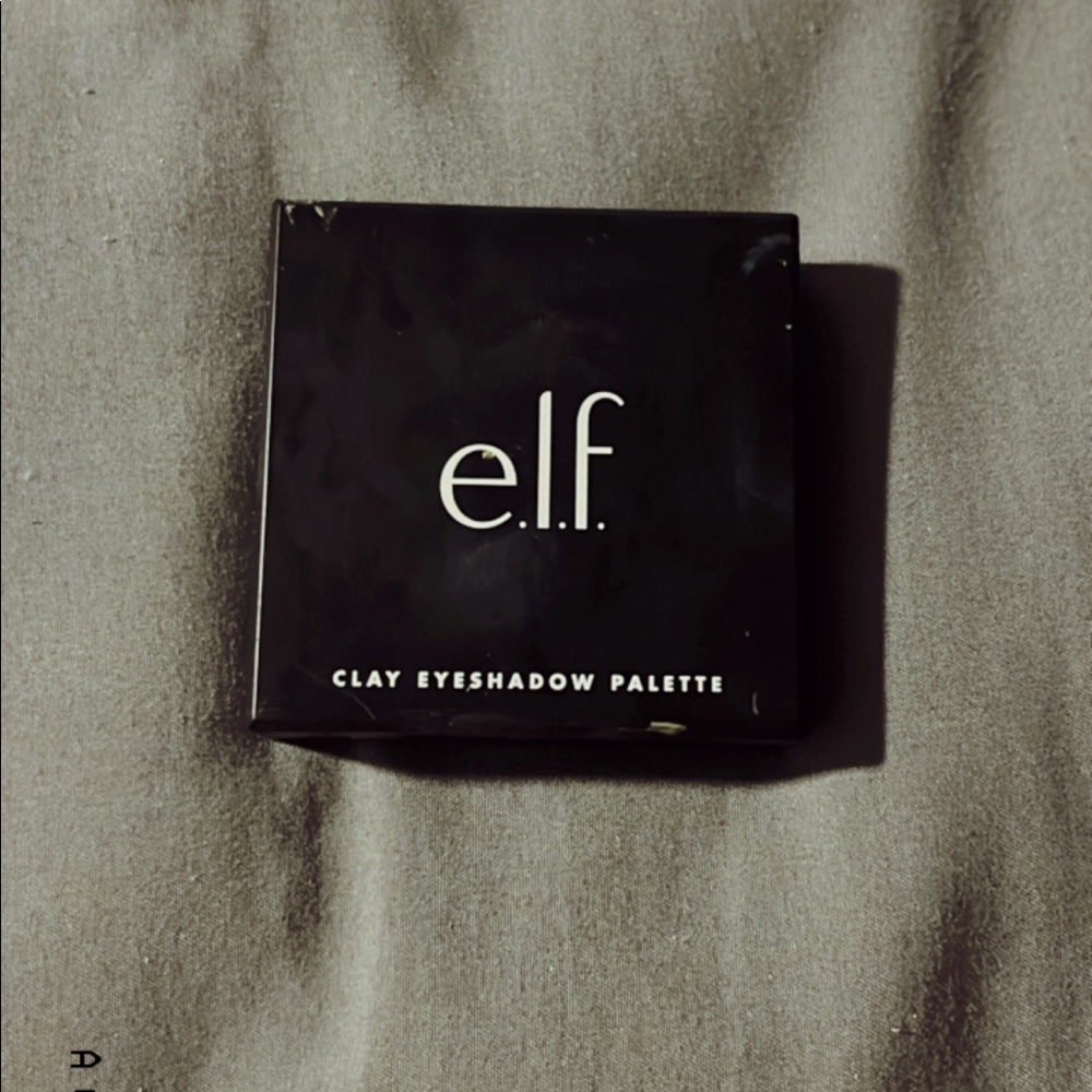 E.L.F brand eyeshadow pallet!!